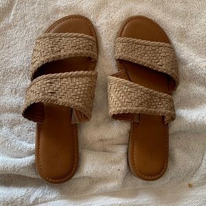 New Size 10 Sandals Universal thread
